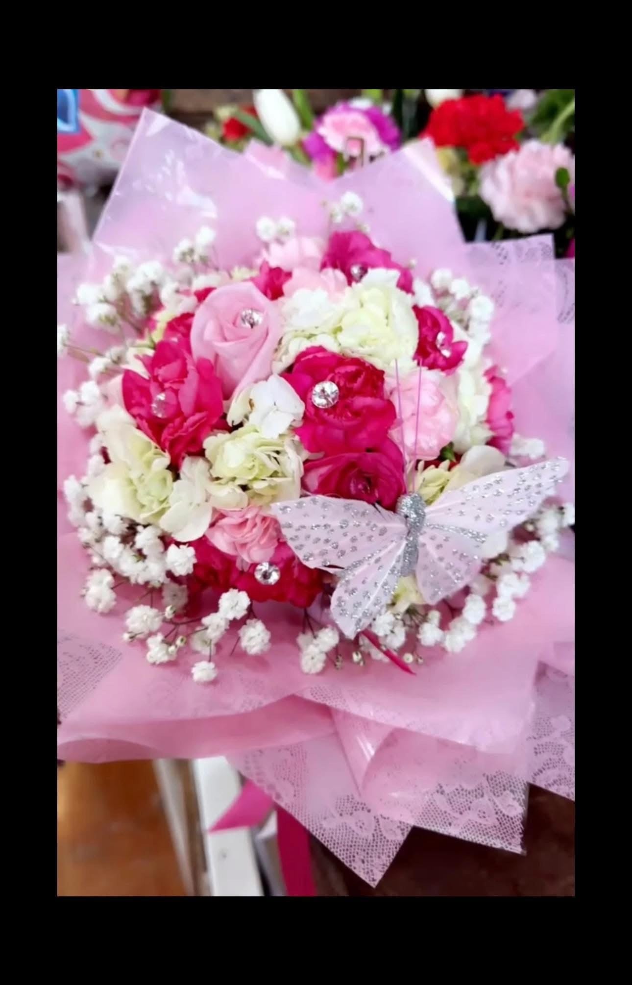 MIXED FLORAL BOUQUETS